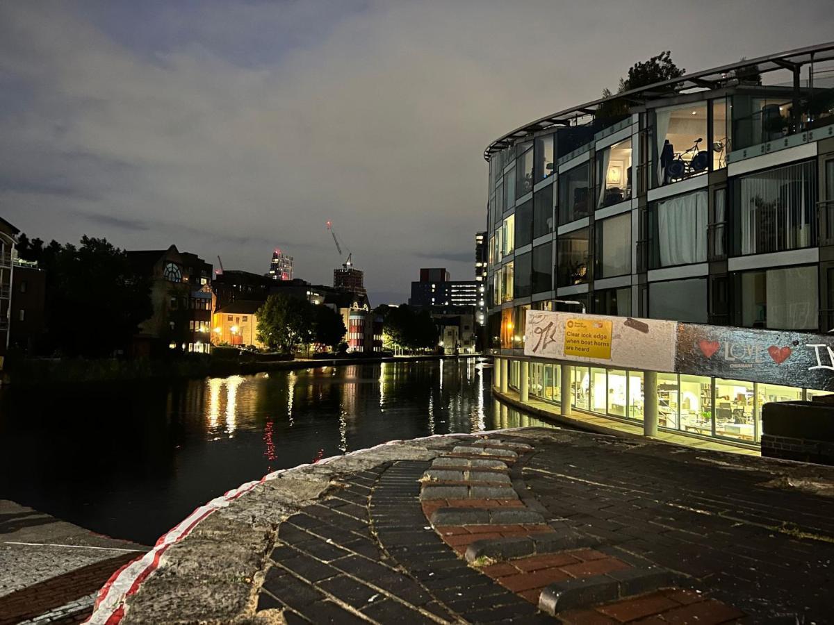 Peloton Organic Health Apartment In Angel, Old Street, Islington London Exteriör bild